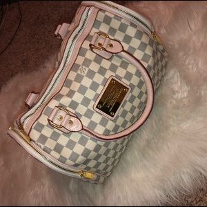 Counterfeit Louis Vuitton speedy